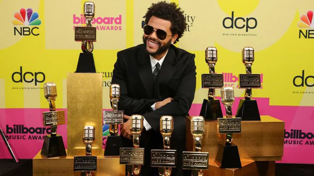 回顾 | Hip-Hop艺人们都拿了哪些公告牌大奖？